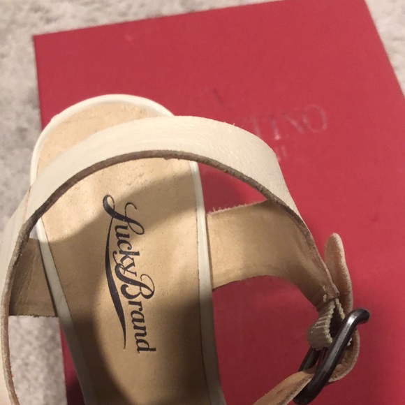 Sandals - Picture 8 of 9